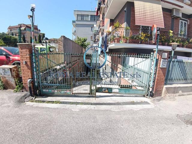 Box in vendita a Roma