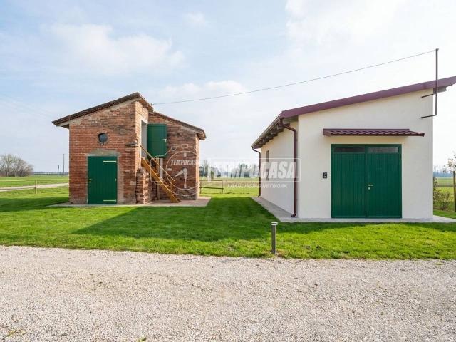 Box in vendita a San Pietro In Casale