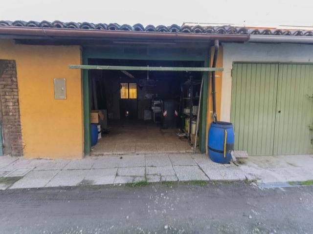 Box in vendita a San Pietro In Casale