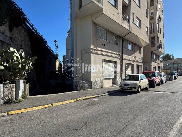 Box in vendita a Savona