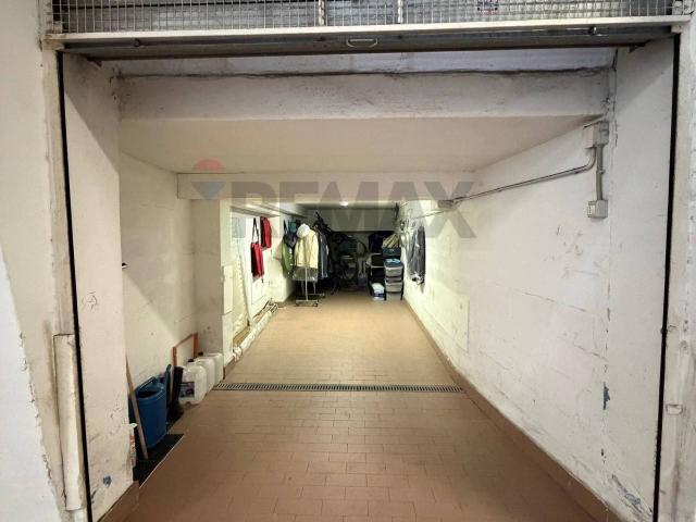 Box in vendita a Savona
