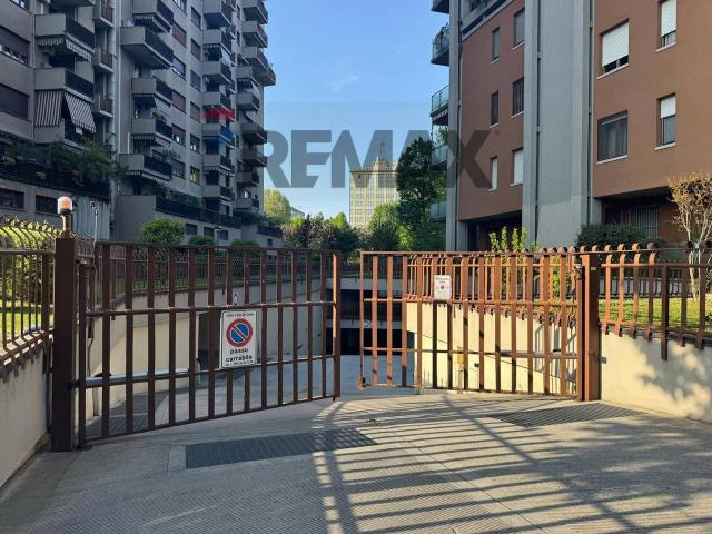 Box in vendita a Sesto San Giovanni