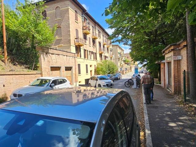 Box in vendita a Siena