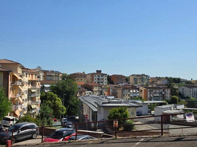 Box in vendita a Siena