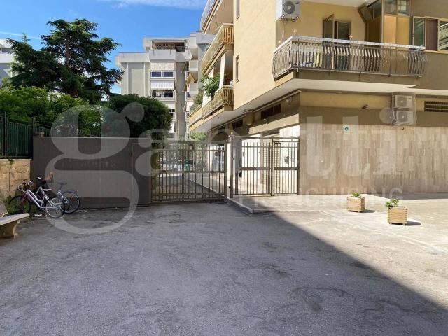 Box in vendita a Trani