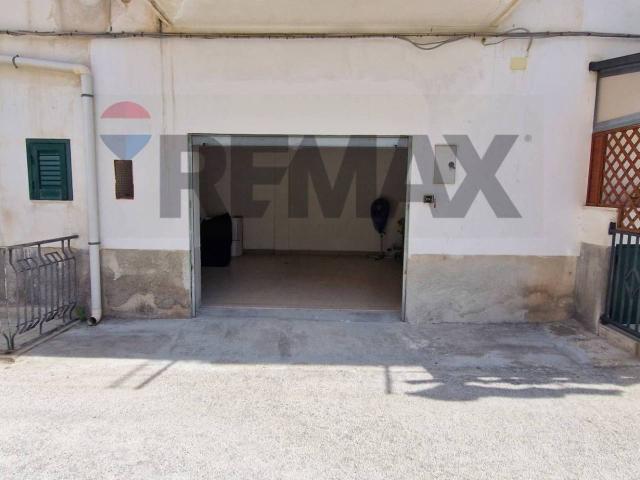 Box in vendita a Vieste