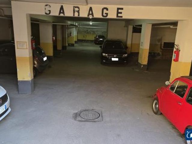 Box in Via Socrate