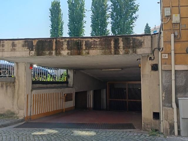 Box o garage in affitto a Asti, Centro