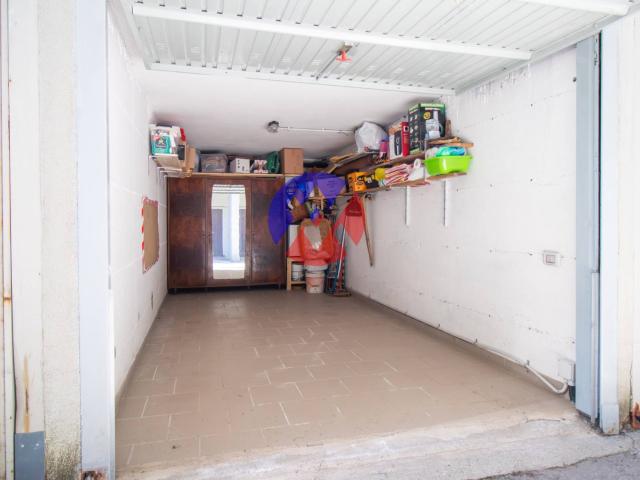 Box o garage in vendita a Mazzin