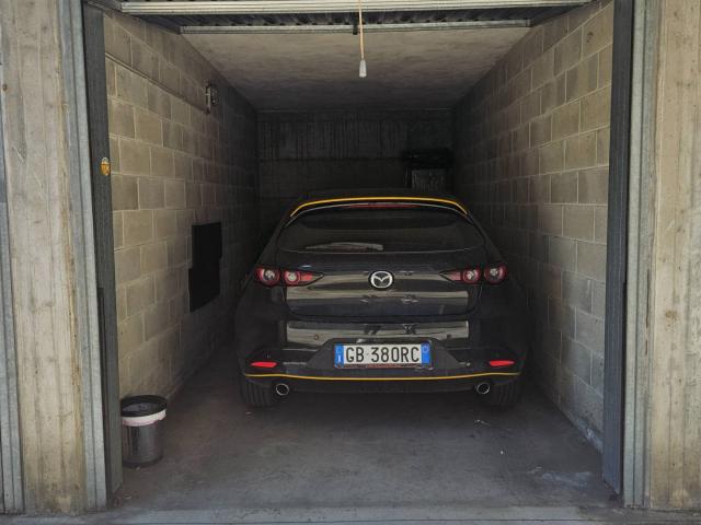 Box o garage in vendita a Melzo