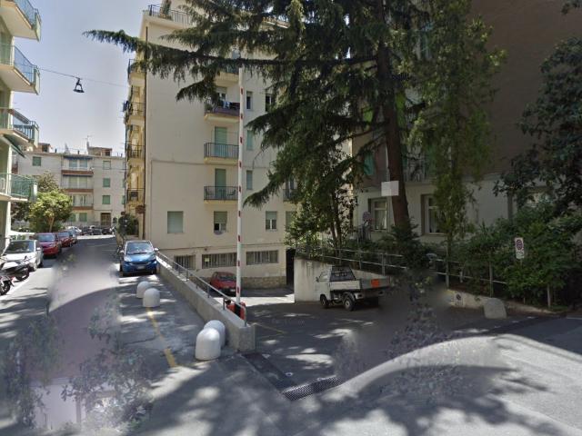 Box o garage in vendita a Alassio