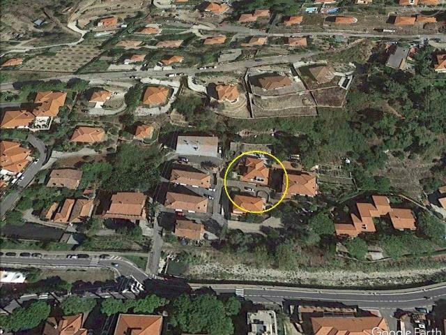 Box o garage in vendita a Bordighera
