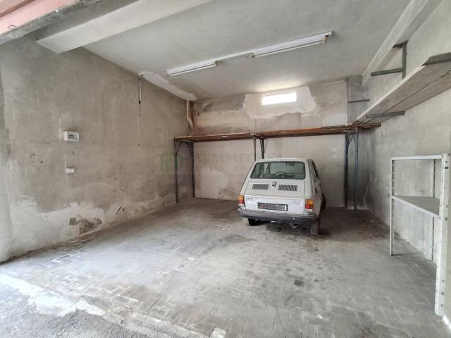 Box o garage in vendita a Catania, Via Leucatia via del Bosco