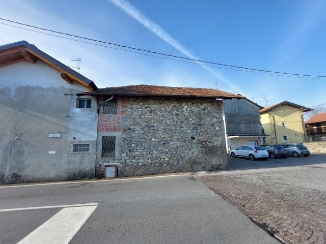 Box o garage in vendita a Gattico Veruno