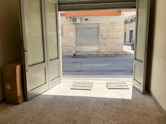 Box o garage in vendita a Giovinazzo