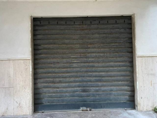Box o garage in vendita a Giovinazzo