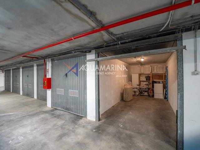 Box o garage in vendita a Riva Ligure