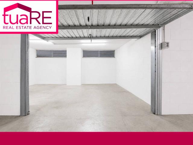 Box o garage in vendita a Roma