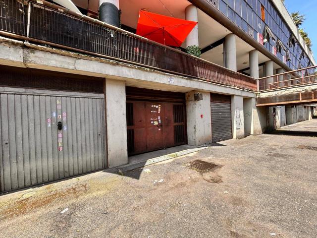 Box o garage in vendita a Roma