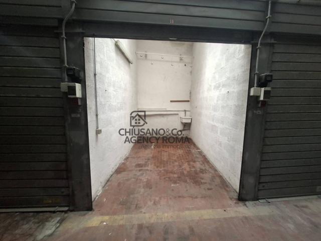 Box o garage in vendita a Roma, Colli Albani