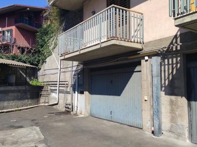 Box o garage in vendita a Sant'Agata li Battiati, CENTRO