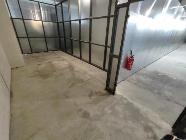 BOX STOCKAGE 21 m2