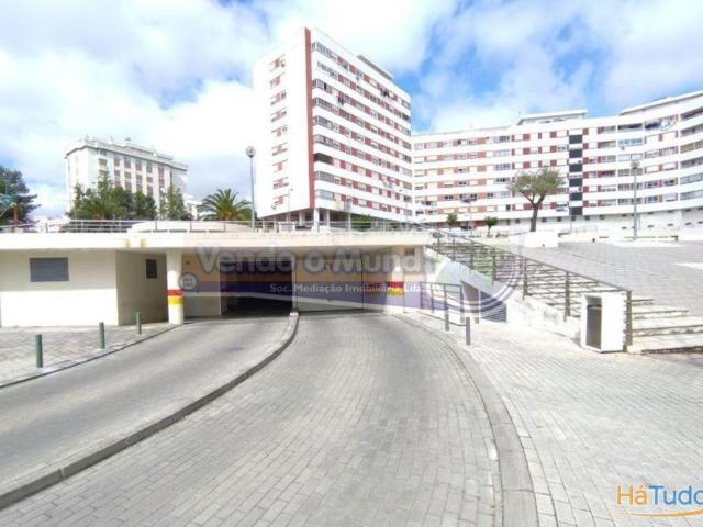 Box para um carro na Póvoa de Santa Iria FTC016 | 26073919065