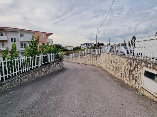 Box/Garage 145mq in vendita a Santa Maria a Vico