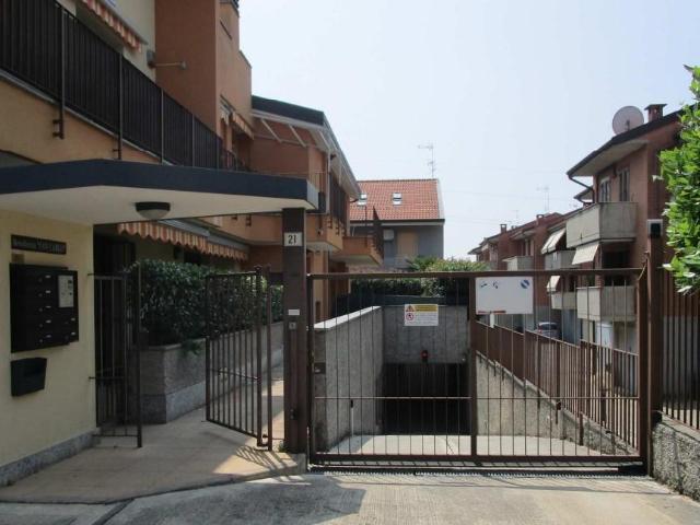 Box/Garage 14mq in vendita a Seregno