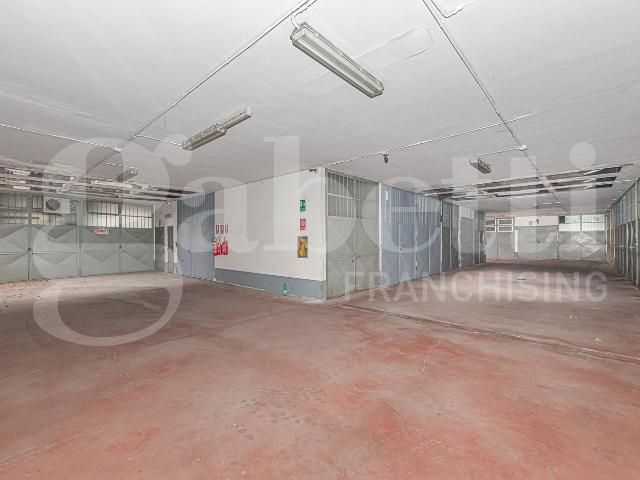 Box/Garage 14mq in vendita a Rivoli