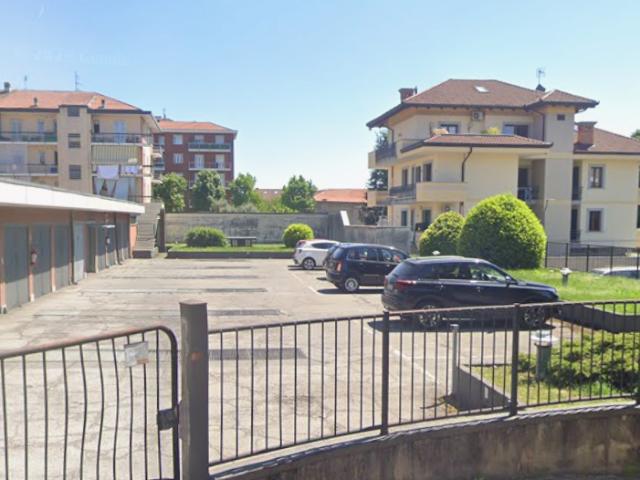 Box/Garage 15mq in vendita in via dott. l. rossetti 11, Ciriè