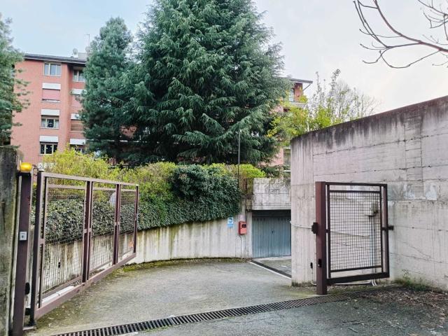 Box/Garage 15mq in vendita in via dott. l. rossetti 19, Ciriè
