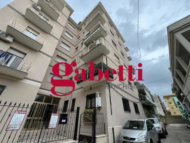 Box/Garage 170mq in vendita a Maddaloni