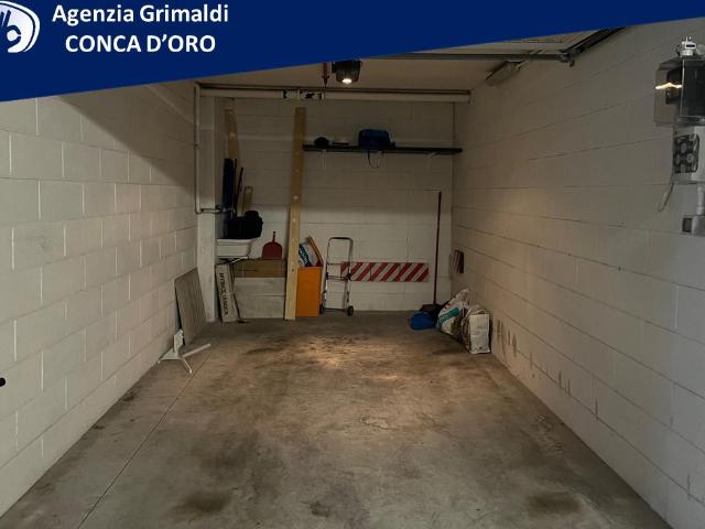 Box/Garage 17mq in affitto a Roma