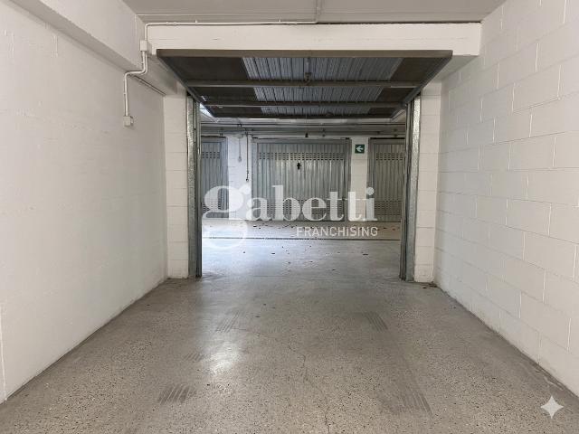 Box/Garage 18mq in vendita a Scandicci