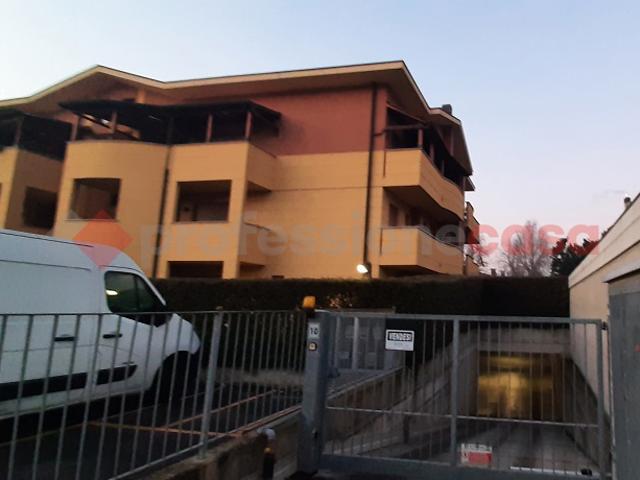 Box/Garage 18mq in vendita a Vaprio d'Adda