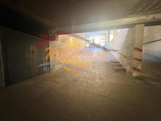Box/Garage 19mq con box in via pitia, Siracusa