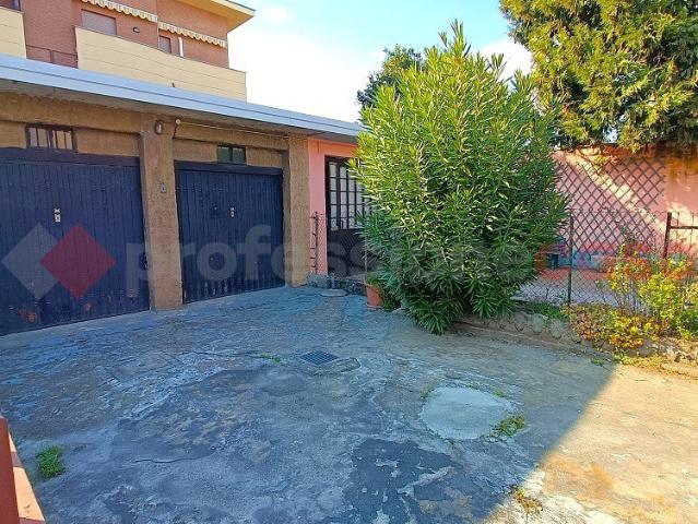 Box/Garage 26mq in vendita a Vaprio d'Adda