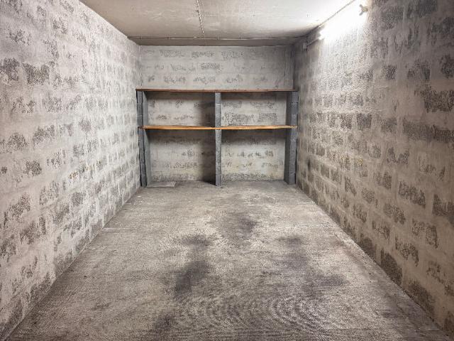 BOX/GARAGE