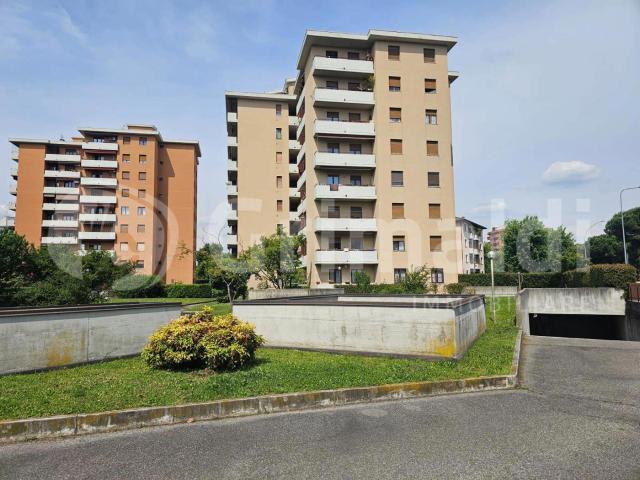 Box/Garage 31mq in vendita a Cinisello Balsamo