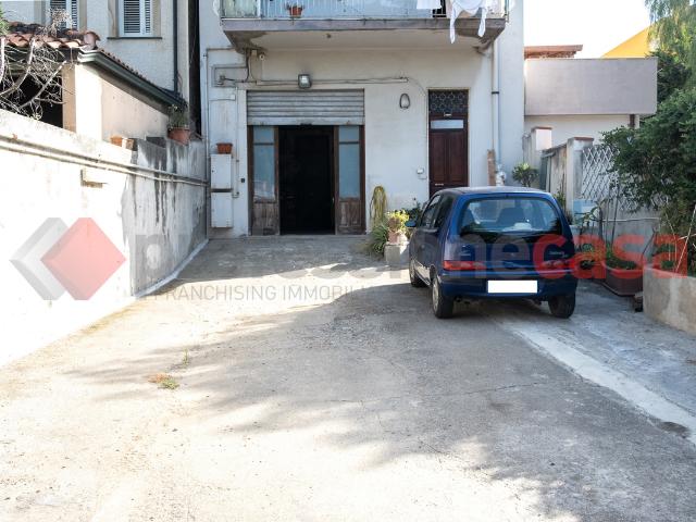 Box/Garage 33mq in vendita a Milazzo