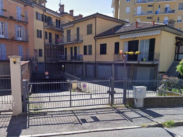 Box/Garage 35mq in vendita a Tortona