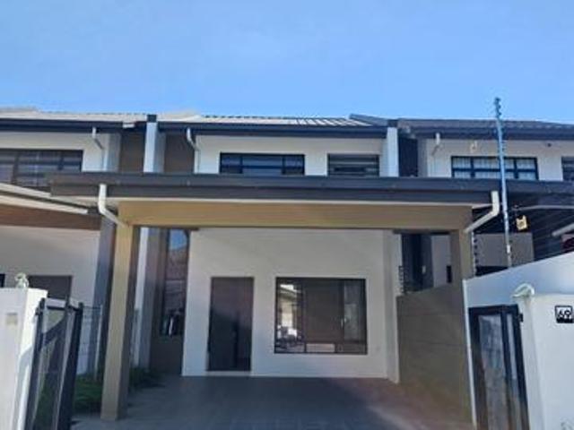 Boxhill 7th Mile Gated Guarded Terrace Intermediate