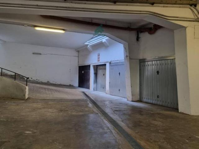 Box/Posto auto Milano. Rif.: Affitto box