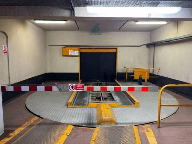 Box/Posto auto Milano. Rif.: BOxSOFIA