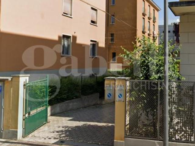 Box/Posto auto Bologna. Rif.: Box CalzolariVRG