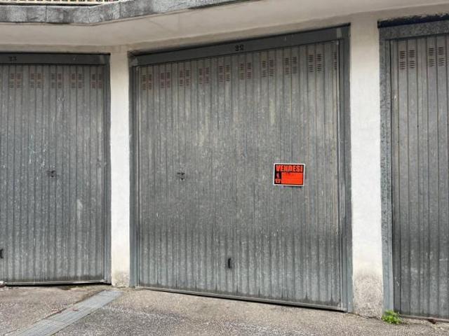 Box/Posto auto Roma. Rif.: 33176