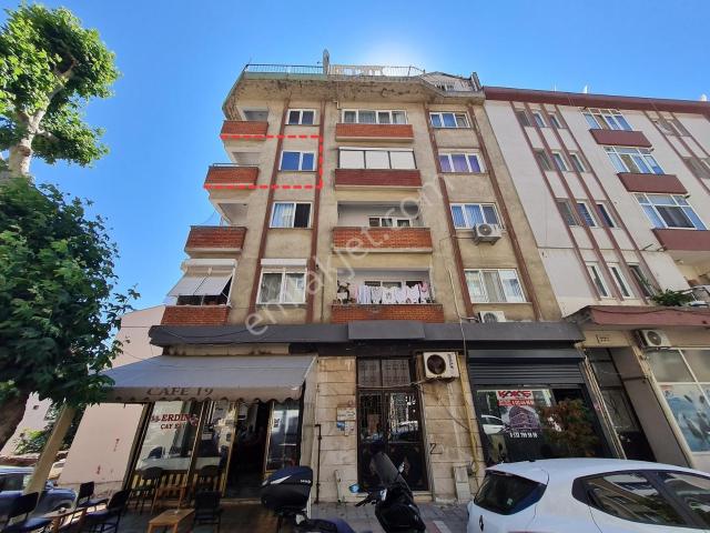 Boyalı, Bakımlı, Aydınlık, Ferah 2+1 Ara Kat Daire Güney Cephe