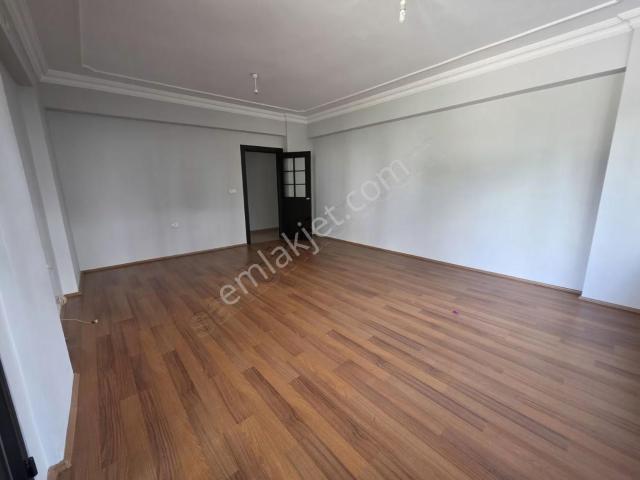 Böylesi Zor. Kızıltoprak Çok Geniş Temiz 2+1 Kiralık