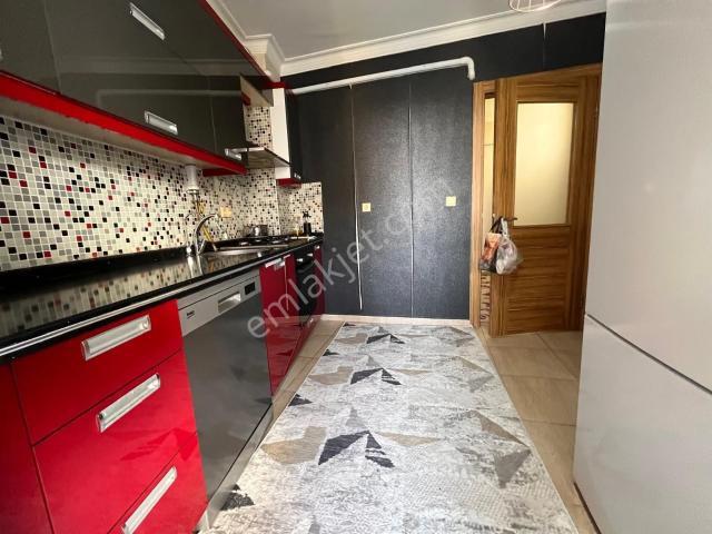 Bozyaka Cadde Üzeri 3+1 Yeni Bina Teraslı Otoparklı Fırsatdaire